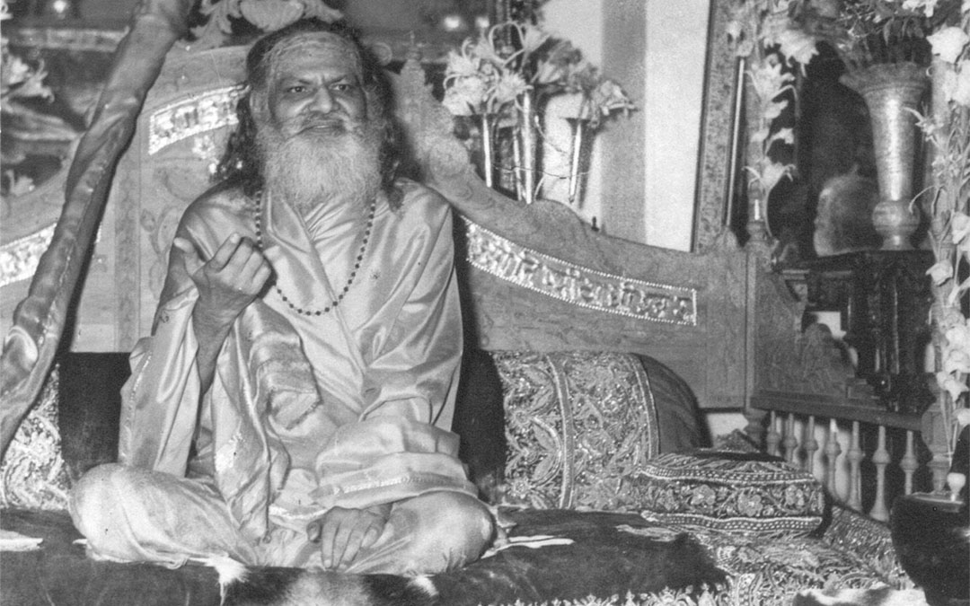 Kis történetek egy nagy Mesterről – Guru Dév életének epizódjai – 4. rész: Guru Dév darsanja